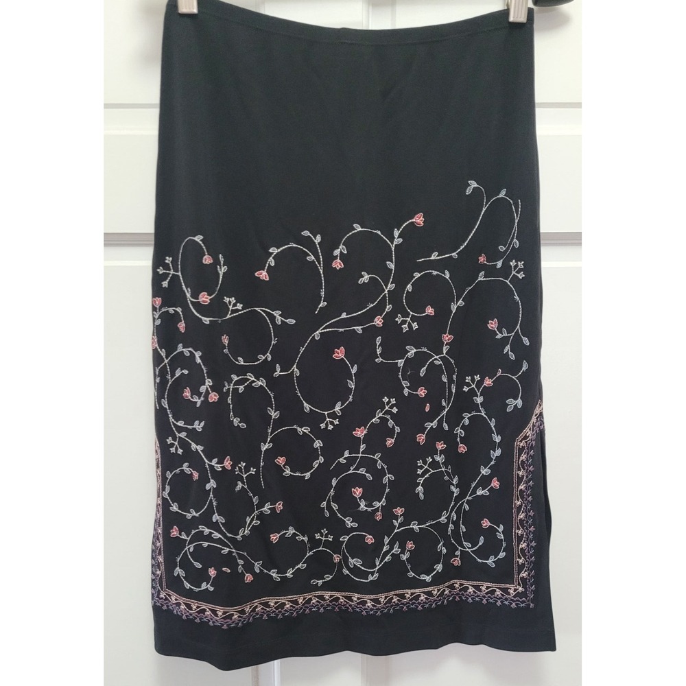 BCBG MaxAzria Rayon Blend Floral Embroidered Pencil Skirt - Black - Sz Medium - Picture 3 of 5